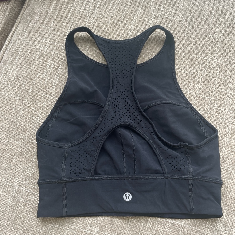Lululemon high neck sports bra
Size 2
Great condition